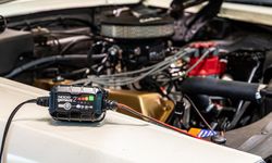 6V/12V 2 Ampere Batterieladegerät