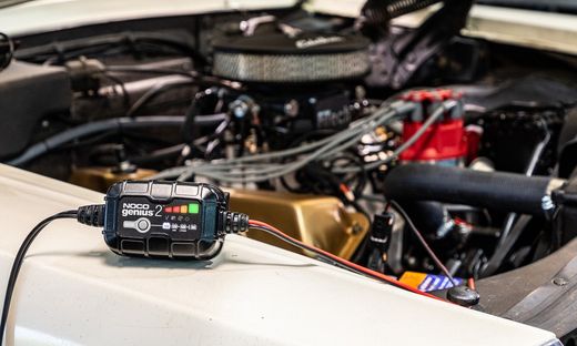 6V/12V 2 Ampere Batterieladegerät