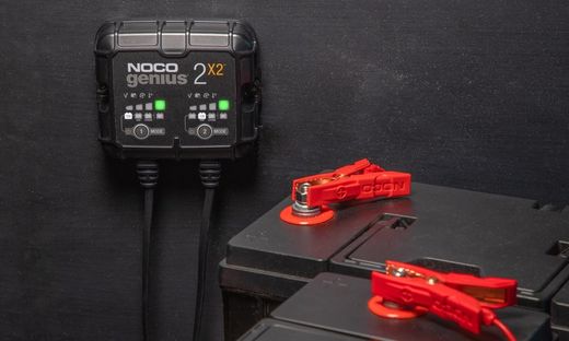 Chargeur de batterie 6V/12V 2 entrées 4 ampères