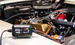 6V/12V 5 Ampere Batterieladegerät