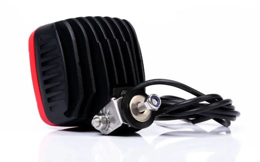 Universelle LED-Arbeitsleuchte mit 9 LEDs. Breiter Lichtstrom, 9 LEDs, 4100 Lumen, schwarzes Aluminiumgehäuse, roter Rahmen, Montagehalterung, 1,5 m Kabel.