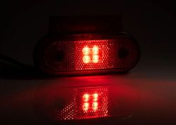 Rote LED-Positionsleuchte mit Winkelhalterung und QS150-Stecker