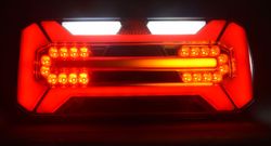 Links dynamischer LED-Multifunktionspilot