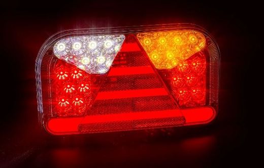 Multifunktionale LED-Anhängerleuchte links mit 7-poligem Ampere-Anschluss