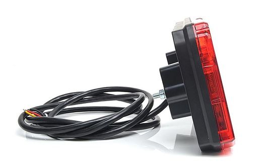 Piloto trasero led universal derecho con luz de matrícula lateral