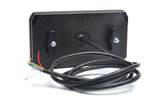 Piloto trasero led universal derecho con luz de matrícula lateral