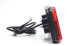 Piloto trasero led universal izquierdo con luz de matrícula lateral