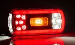 5-Funktions-LED-Multifunktionsrückleuchte mit Nebelscheinwerfer.