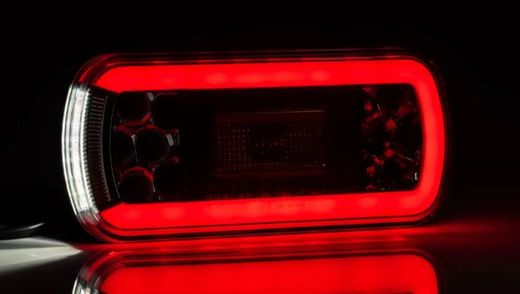 5-Funktions-LED-Multifunktionsrücklicht mit Rückwärtsgang.