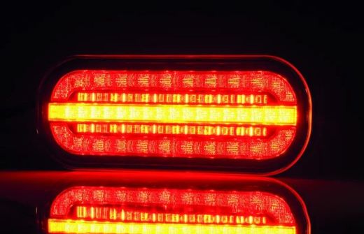 Feu arrière LED universel avec 3 fonctions