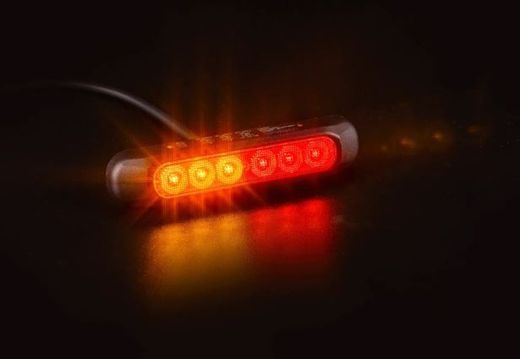 Feu arrière LED universel avec 3 fonctions